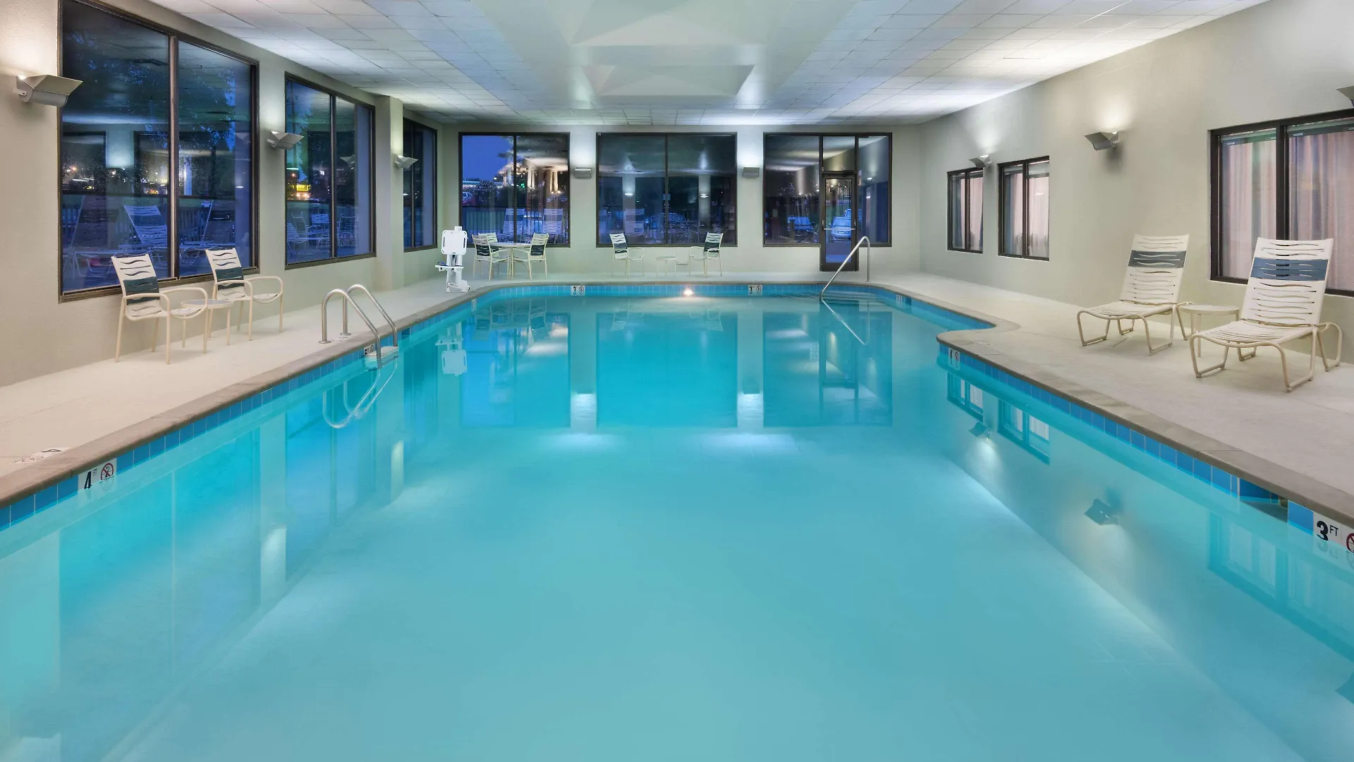 Radisson Hotel Nashville Airport 3*,