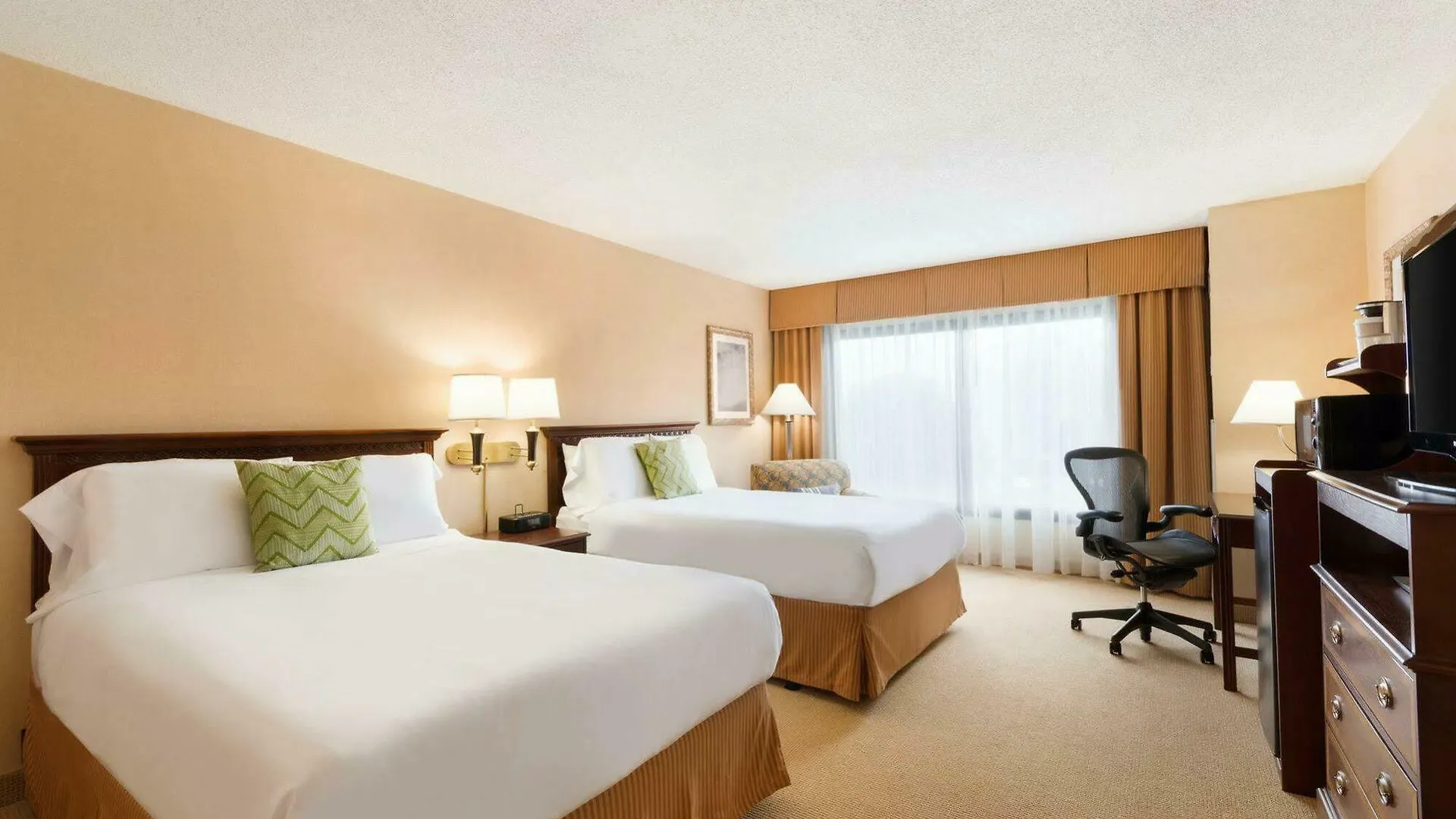 Radisson Hotel Nashville Airport 3*,